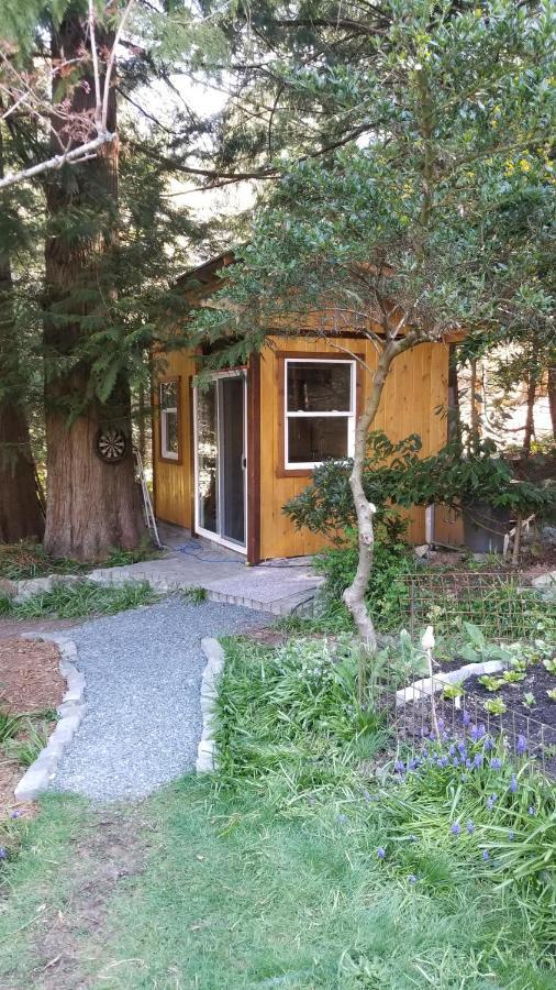 Sacred Pilgrimage Studio Guest House Metchosin Exterior photo