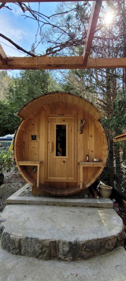 Sacred Pilgrimage Studio Guest House Metchosin Exterior photo